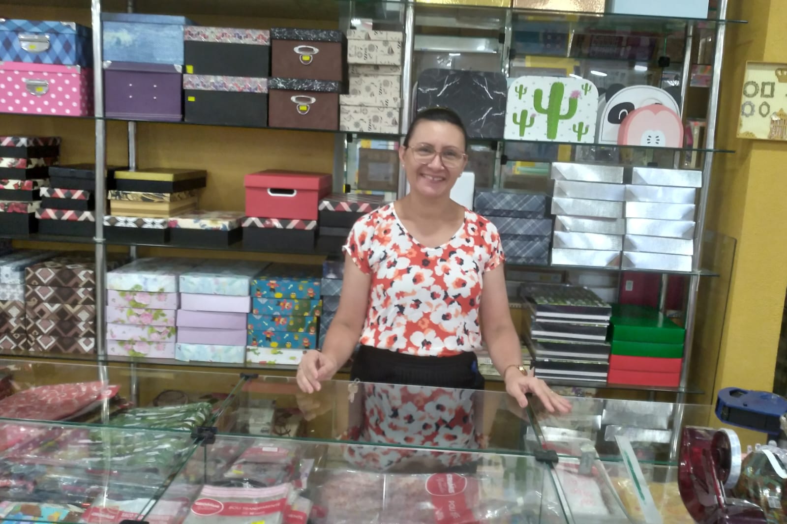 A supervisora Janaína Alvarenga aposta também nos pedidos online dos materiais escolares
