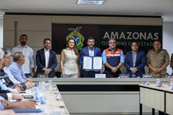 Governador Wilson Lima torna permanente Comitê de Enfrentamento a Eventos Climáticos e Ambientais - WhatsApp Image 2025 01 27 at 13.49.35 768x511 1 Governador Wilson Lima torna permanente Comitê de Enfrentamento a Eventos Climáticos e Ambientais - WhatsApp Image 2025 01 27 at 13.49.35 768x511 1