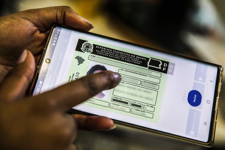Governo estuda fim da obrigatoriedade de autoescola para tirar CNH