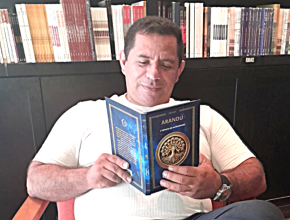 Renato, história épica, repleta de fantasia, espiritualidade e raízes culturais.