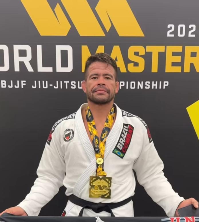 “Sempre sonhei em ser campeão mundial pela IBJJF, que é a principal federação do esporte”