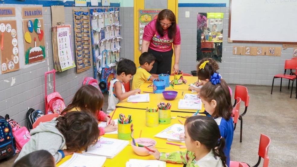 A meta é atingir 16 mil vagas até o final de 2026 - Foto: Divulgação/Semcom.