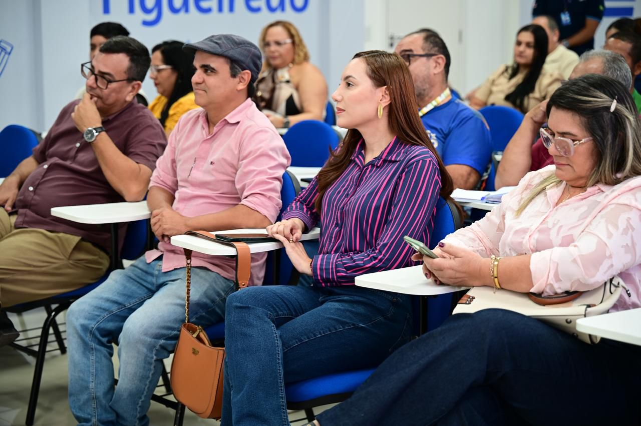 "Parceria com Prefeitura e Jucea leva educação financeira a estudantes." Divulgação