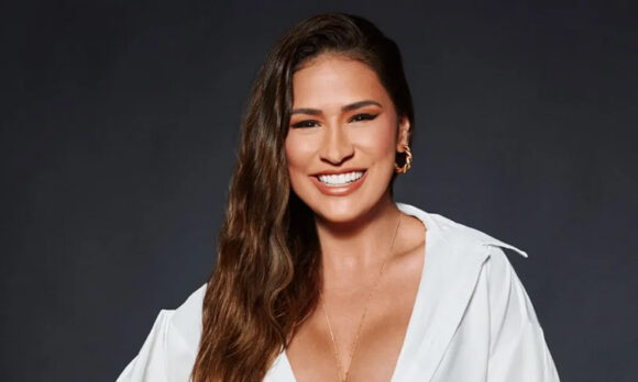 "Simone Mendes será uma das atrações da noite."