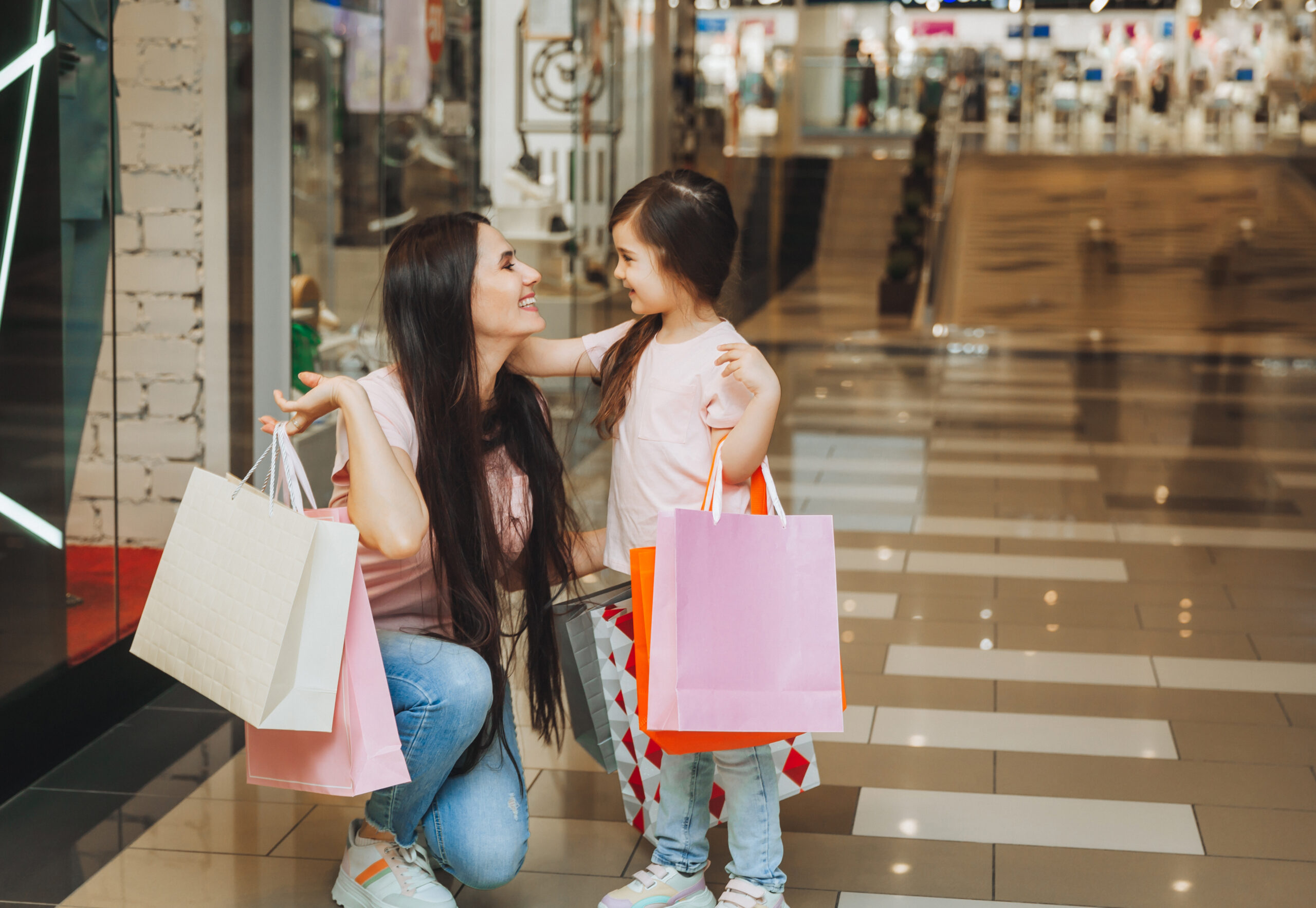 "Consumidores priorizam compras em lojas físicas." (Divulgação)