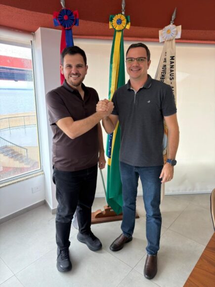 Renato Junior anuncia novos titulares da Semacc, Semef e Secretaria de Governo - WhatsApp Image 2026 04 15 at 08.57.43 768x1024 1 Prefeito e Alessandro Ribeiro