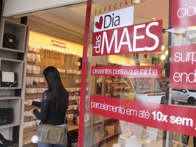 Consumidores priorizam presentes mais baratos no Dia das Mães.(Crédito Divulgação)