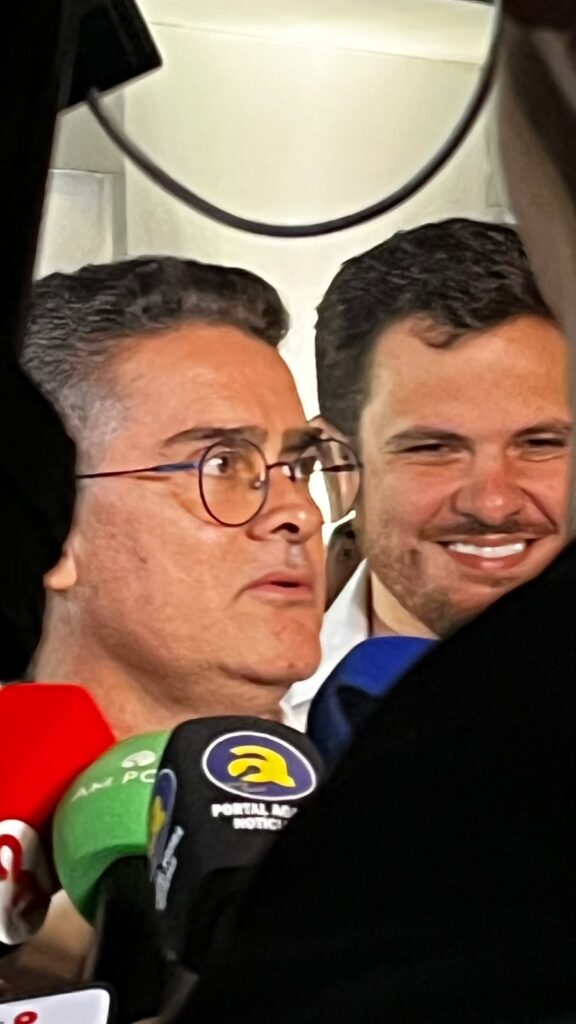 Candidatos a governo do Amazonas trocam acusações e apresentam propostas em debate - debate david Candidatos a governo do Amazonas trocam acusações e apresentam propostas em debate - debate david