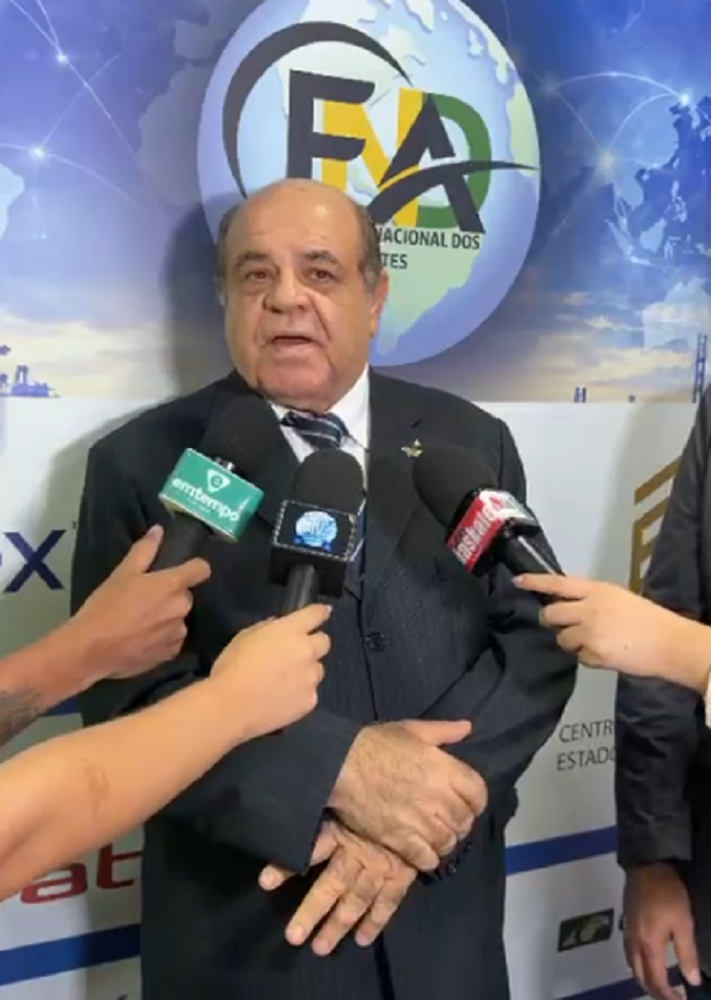 Despachantes discutem futuro do comércio exterior em Manaus - B7b