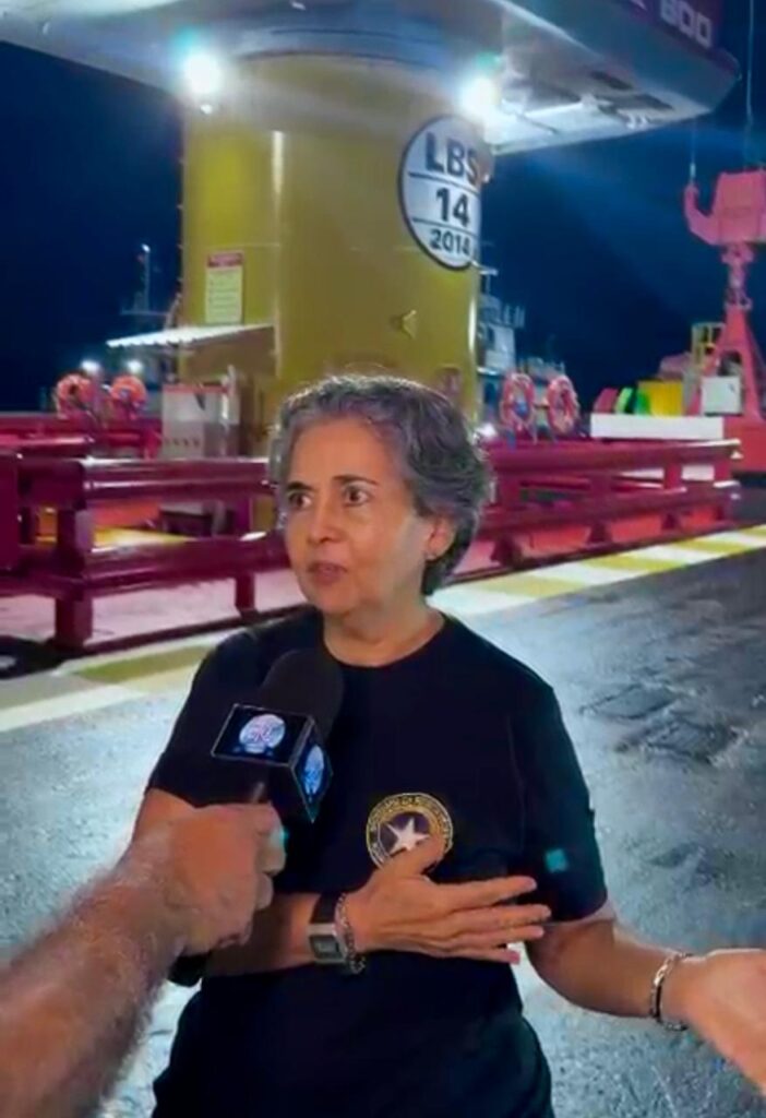 JC acompanha operação do Chibatão em Itacoatiara para aliviar cargas durante estiagem - Fernanda JC acompanha operação do Chibatão em Itacoatiara para aliviar cargas durante estiagem - Fernanda