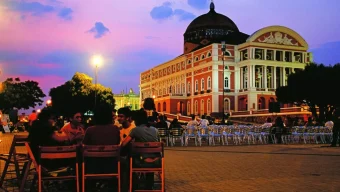 Manaus é movimentada, seja de dia, de tarde ou de noite (Foto: Reprodução)