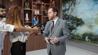 Senador também abordou BR-319, emendas parlamentares, povos indígenas, violência contra a mulher e atuação diante do STF durante encontro entre candidatos ao Senado