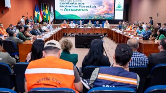 Estado e União alinharam estratégias para intensificar o combate aos focos de incêndio e ampliar a assistência aos municípios afetados. (Foto: Governo do Amazonas)