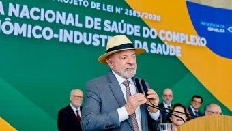 Nova rodada da Indexa Pesquisas mantém Lula na liderança da corrida presidencial e aponta vantagem sobre Flávio Bolsonaro. (Ricardo Stuckert / PR)